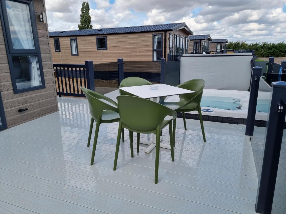 Brackenborough Lakes Resort Louth  Eksteriør billede