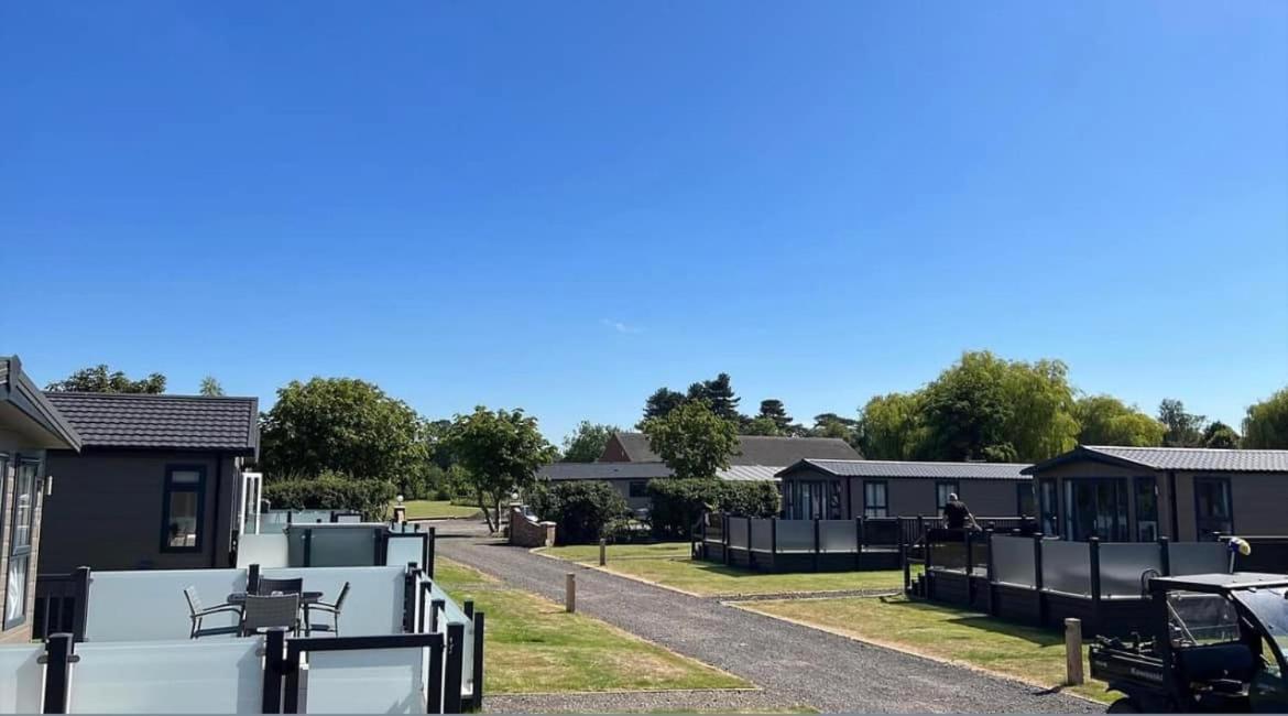Brackenborough Lakes Resort Louth  Eksteriør billede